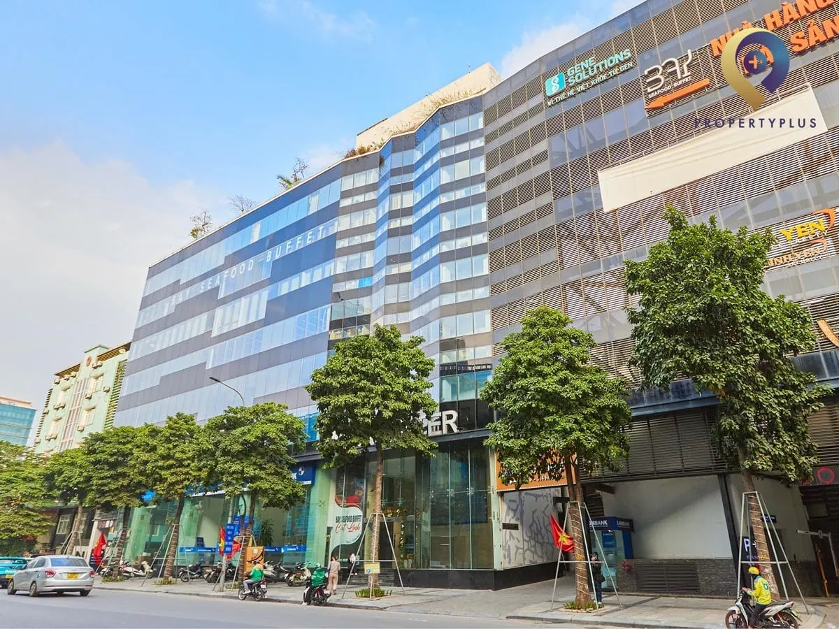 Toàn cảnh tòa nhà NHS Center trên phố Hào Nam, Đống Đa, Hà Nội.